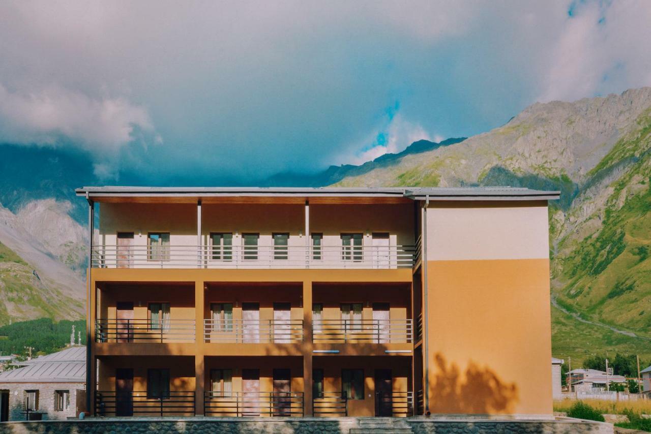 Guest House Oxygen Stepantsminda Exterior photo